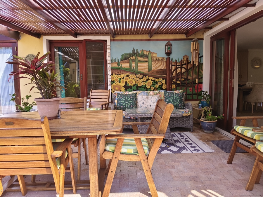 3 Bedroom Property for Sale in The Island Western Cape
